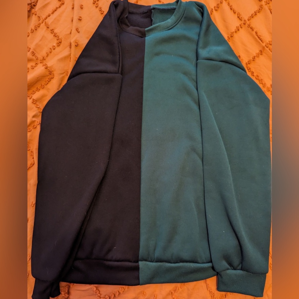 Black and green color block crew neck.
